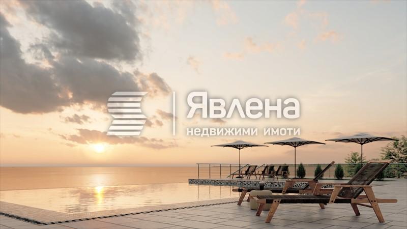 от басейна