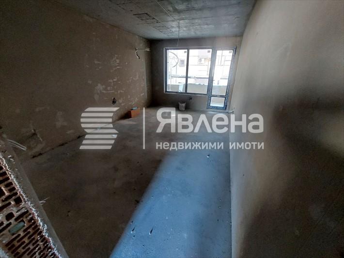 дневна-хол-кухня