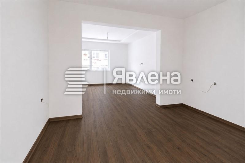 дневна с кухненески бокс