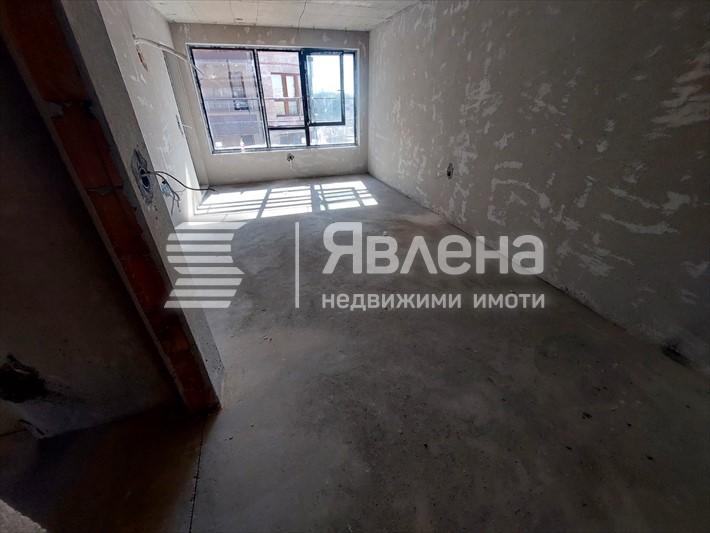 дневна-хол-кухня