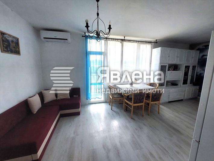 дневна с кухня