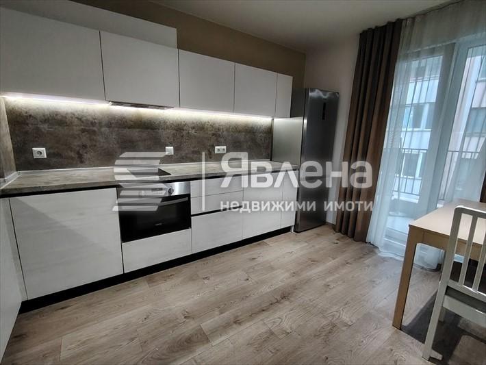 Дневна с кухня