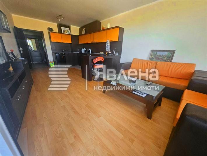 дневна с кухня