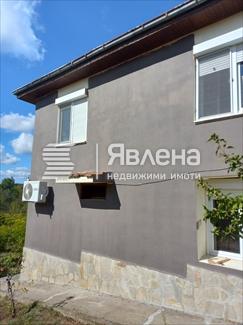 къща