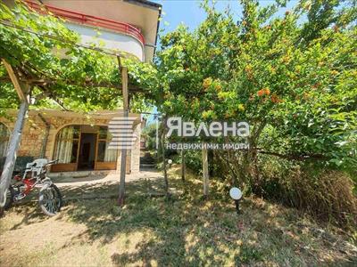 част от двора