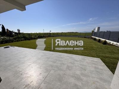 двор