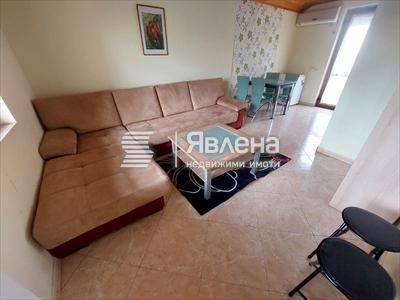 хол - дневна