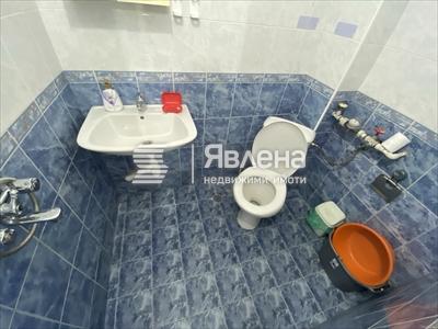 Баня с тоалетна