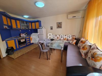 дневна с кухненска част