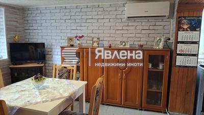 светъл полусутерен