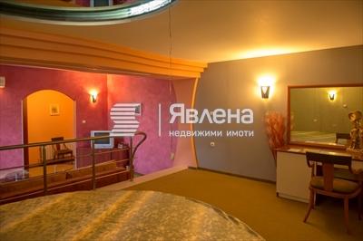 кръгла спалня