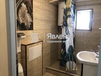 Баня с тоалетна
